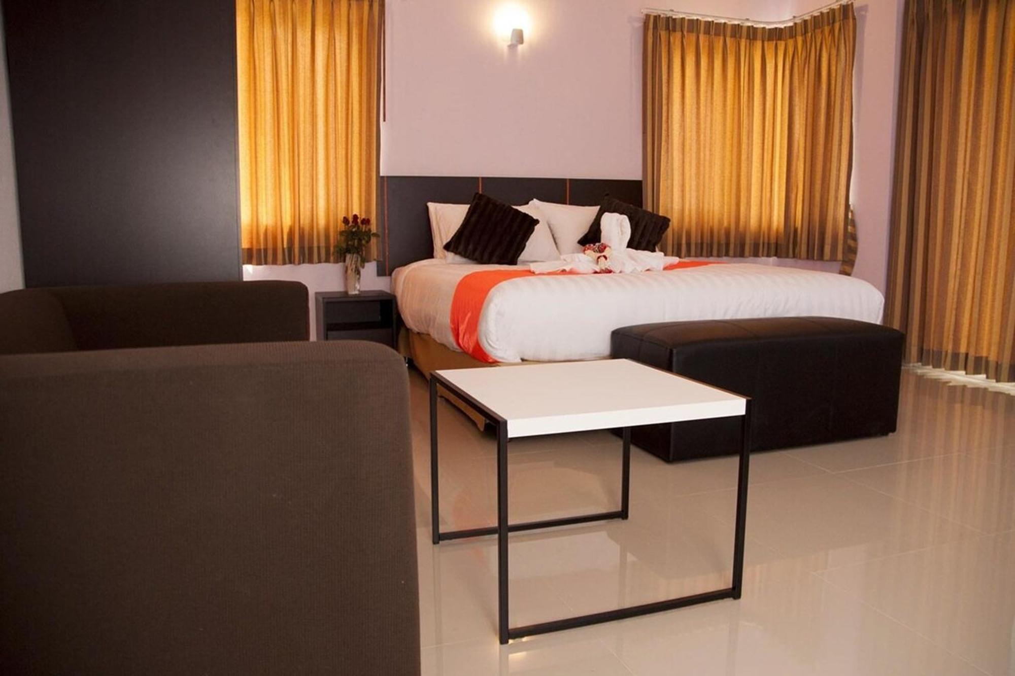 La Viva Hotel Buriram Exteriér fotografie